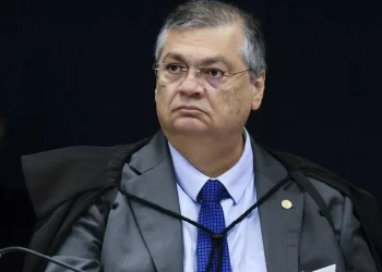 Após ser chamado de “ladrão” e “vagabundo”, Flávio Dino toma medidas legais