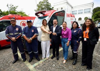 Prefeita Ceci celebra: Atalaia recebe nova ambulância do SAMU e garante construção de escola moderna