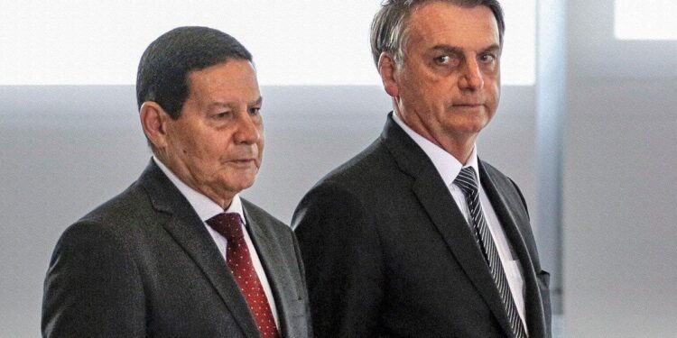 Mourão diz que condenação de Bolsonaro é “uma farsa” e defende anistia