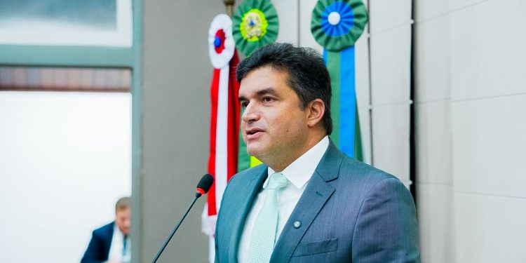 Rui Palmeira denuncia investimentos irregulares feitos pelo Iprev Maceió que somam R$168,5 milhões