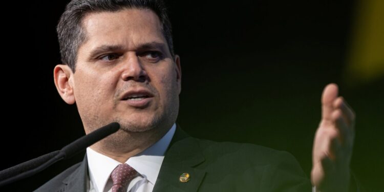 Senado cancela sessão e aliados de Bolsonaro criticam Alcolumbre