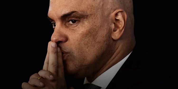 Denúncia de ex-assessor provoca confronto da oposição com Moraes e Gonet