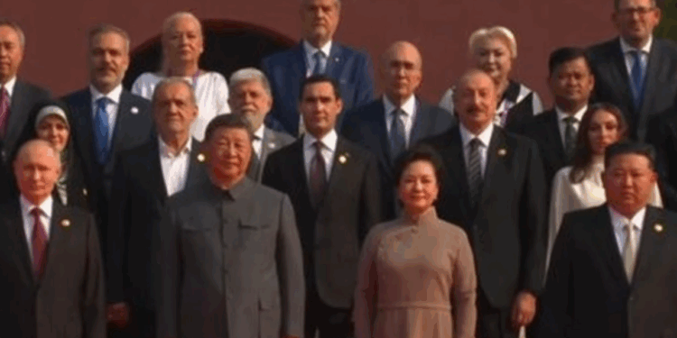 Celso Amorim vai a evento na China ao lado de Putin e Kim Jong-un