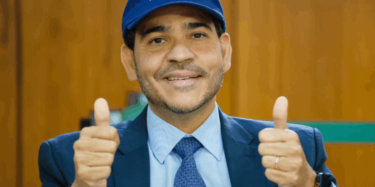 Jorge Messias é cotado para assumir Casa Civil