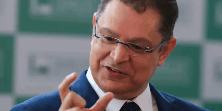 Projeto do PL quer anistia total para golpistas e milicianos, e o fim do inquérito das Fake News