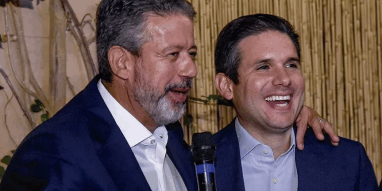 Hugo Motta enfrenta pressão e sombra de Arthur Lira no comando da Câmara