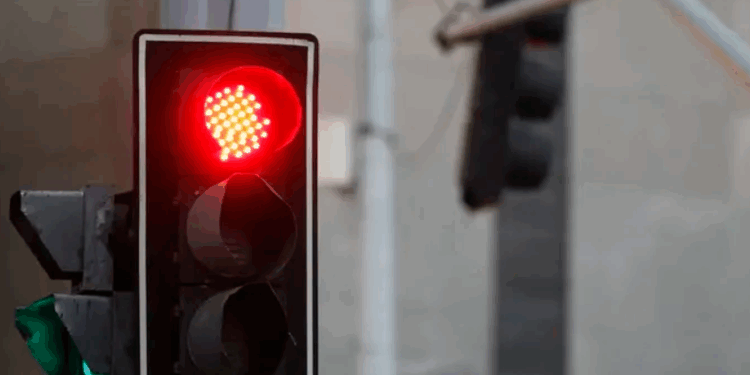 Governo federal diz que liberar avanço no sinal em Maceió fere o CTB