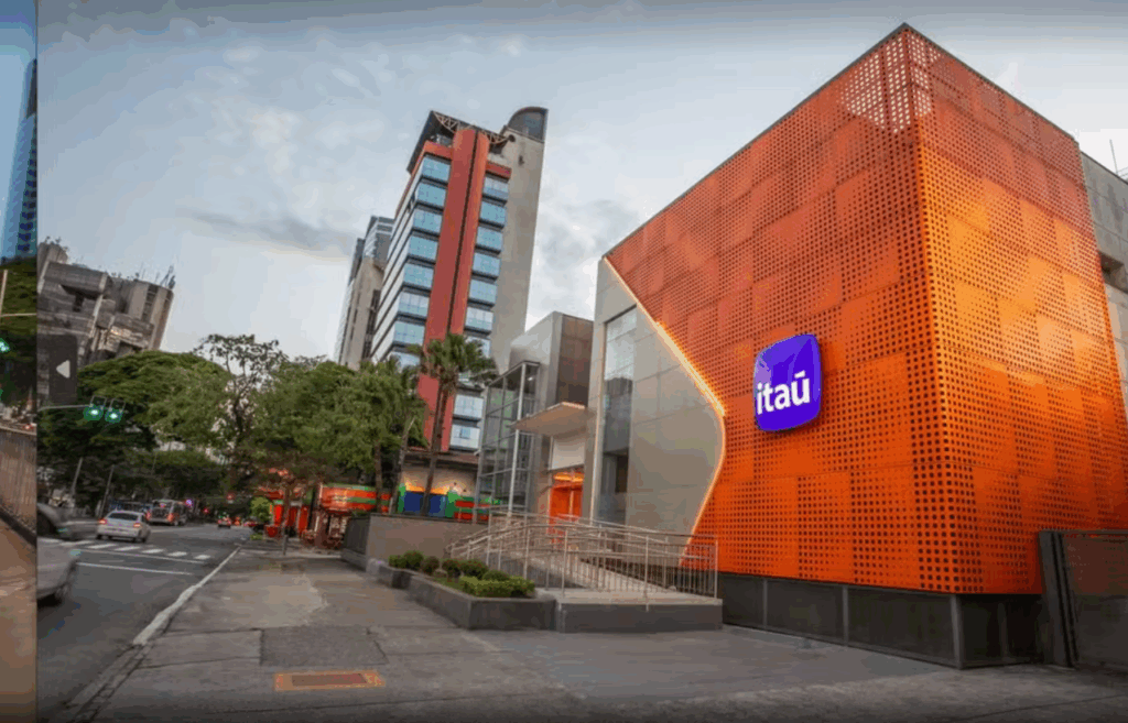 ‘Trabalhei sete dias seguidos e até de madrugada’, diz demitido do Itaú em home office
