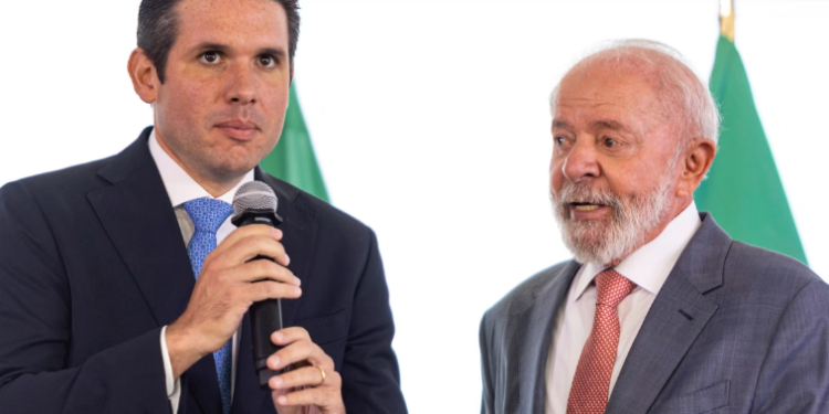 Pressão por anistia cresce e governo traça estratégias para barrá-la