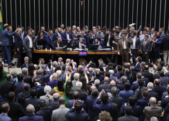 Deputados alagoanos que aprovaram proposta já enfrentaram problemas na Justiça de Alagoas