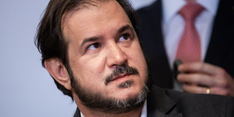 Rueda, presidente do União Brasil, vira alvo da PF na Carbono Oculto