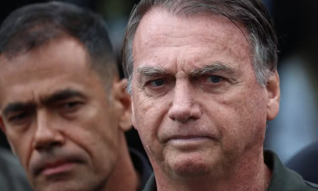 Quaest: Sobe de 65% para 76% parcela de brasileiros que acham que Bolsonaro deveria abrir mão de candidatura
