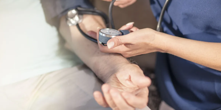 Pressão de 12 por 8 é reclassificada como pré-hipertensão em nova norma