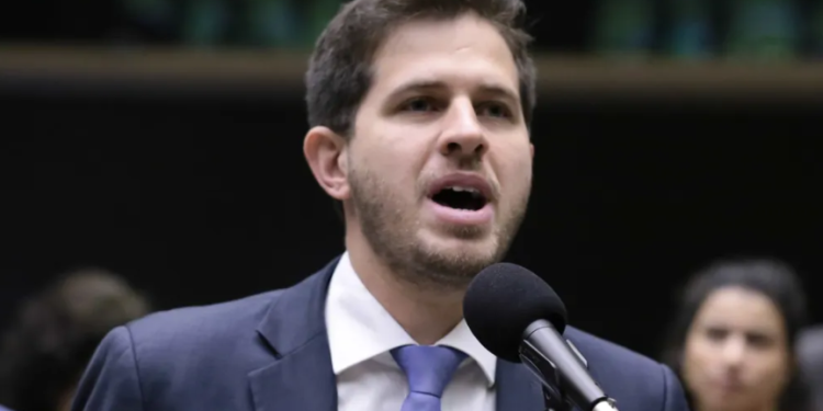 PEC da Blindagem: deputado se arrepende de voto a vai ao STF