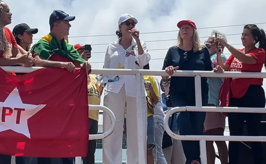Simone critica quem desrespeita o Brasil durante manifestação em Maceió: “Vá embora”