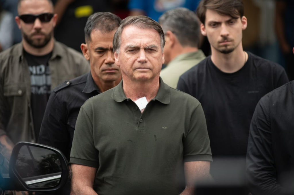 Defesa de Bolsonaro prepara pedido pelo fim da prisão domiciliar