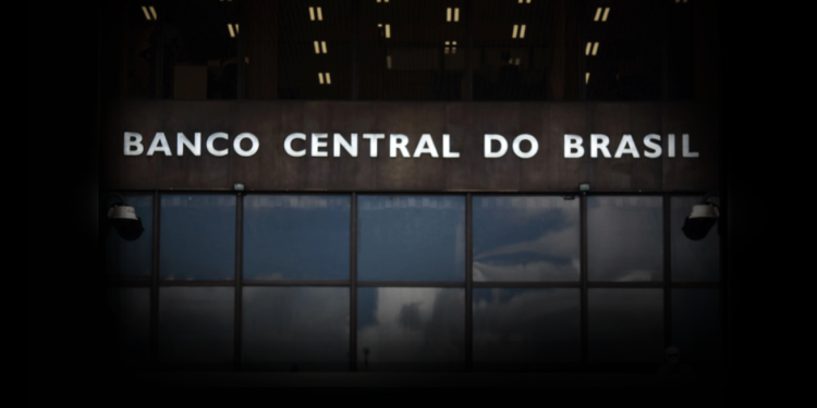 Brasil registra déficit de US$ 4,7 bilhões nas contas externas em agosto