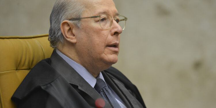Celso de Mello critica projeto de anistia e alerta para risco à democracia