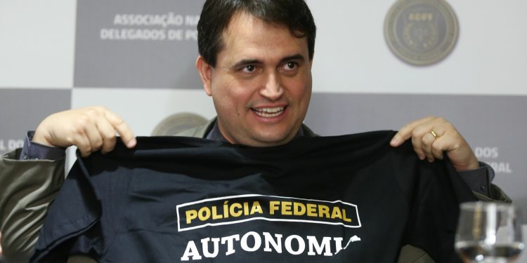 Ex-diretor da PF é preso por suspeita de corrupção no setor de mineração