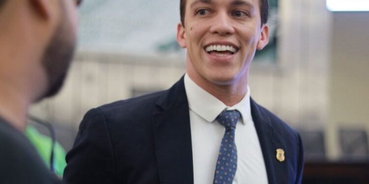 Delegado Leonam lidera corrida para deputado estadual em Maceió e região metropolitana