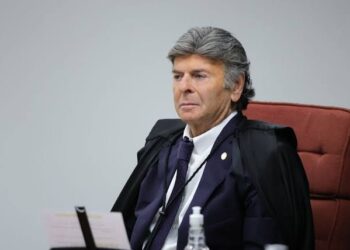 “In Fux we trust”: de onde veio a frase que domina a web