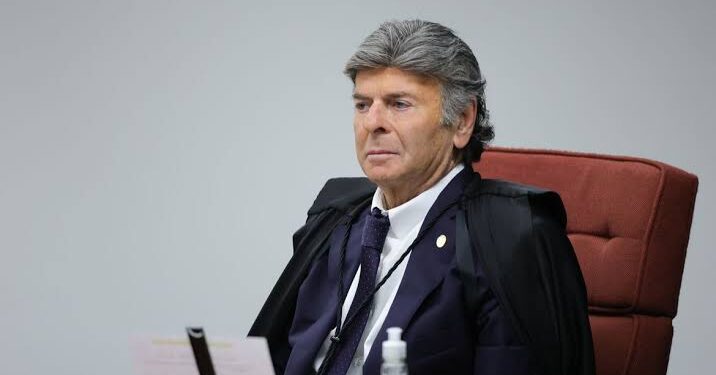 “In Fux we trust”: de onde veio a frase que domina a web