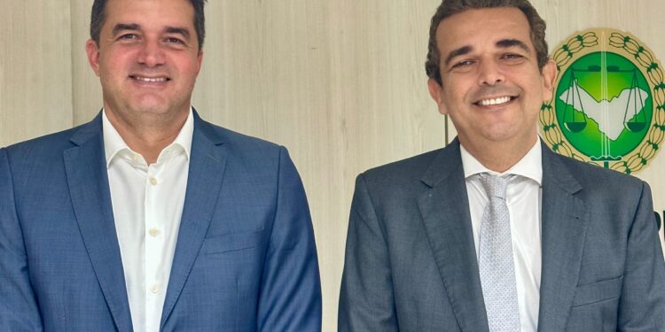 Rui Palmeira e Defensoria Pública atuam juntos contra cobrança ilegal da BRK em Maceió