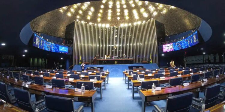 Senado aprova PEC que alivia dívidas dos municípios em R$ 1,5 trilhão