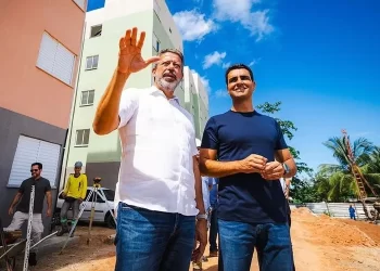 JHC embaralha o jogo e pode tirar Arthur Lira do páreo para o Senado