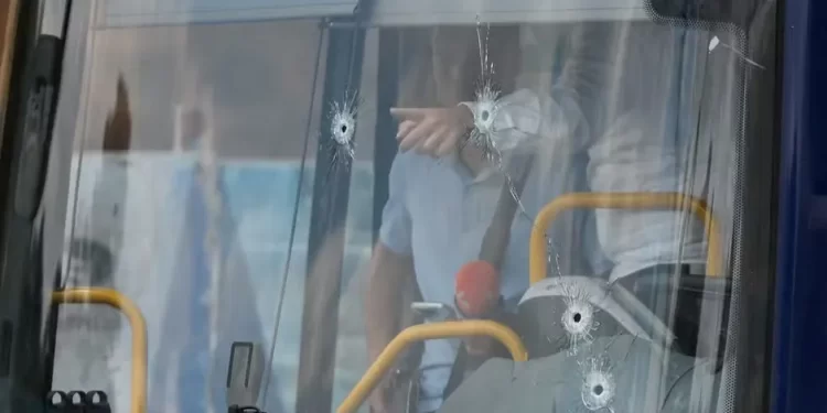 Seis pessoas são mortas em tiroteio na região de Jerusalém