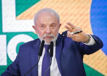 Anistia: Lula diz ser favorável à redução de penas a envolvidos no 8/1