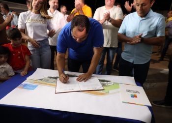 Prefeito André Bocão assina Ordem de Serviço de nova creche no Búzio do francês