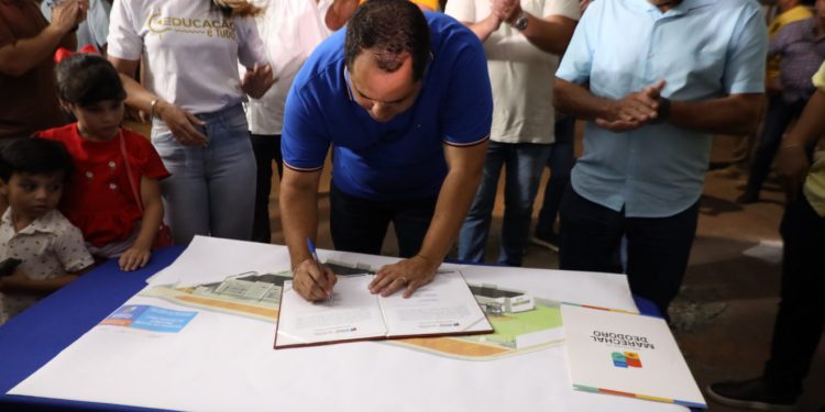 Prefeito André Bocão assina Ordem de Serviço de nova creche no Búzio do francês