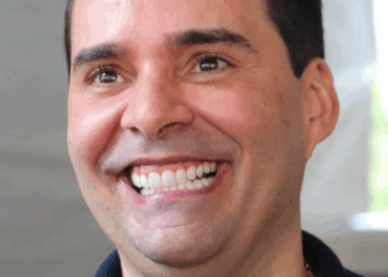 De crítico ferrenho a torcedor entusiasmado: Kelmann exalta JHC em postagem nas redes sociais