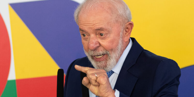 PT se articula contra projeto de anistia e mira em Tarcísio de Freitas