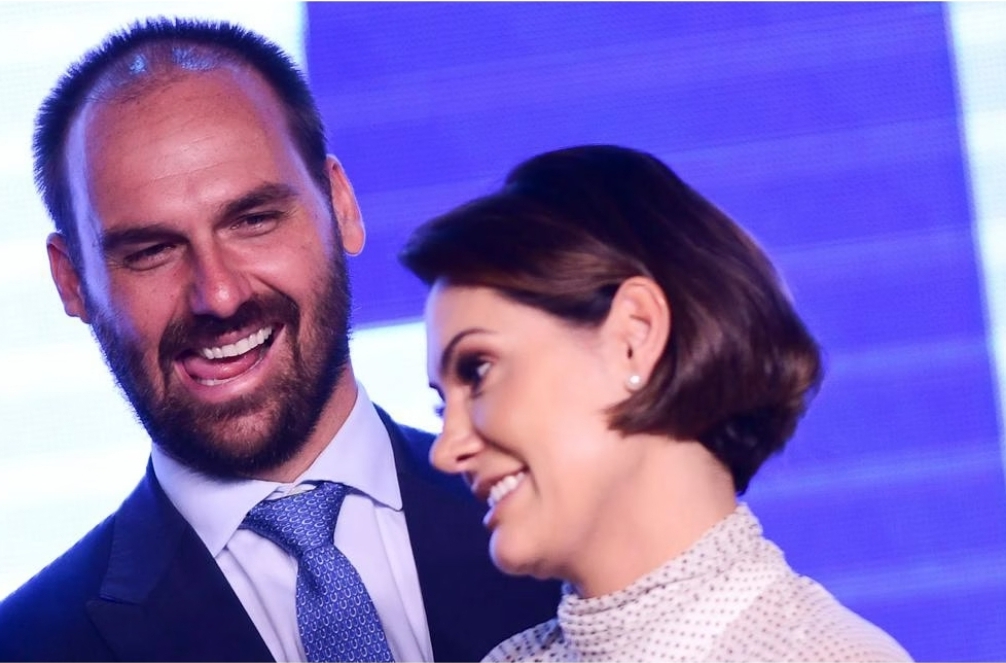 Eduardo Bolsonaro critica possível candidatura de Michelle ao Planalto e fala em “atropelo da opinião pública”