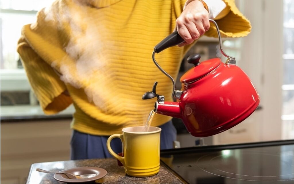 Chá de gengibre: anti-inflamatório natural que ajuda a emagrecer e protege o coração