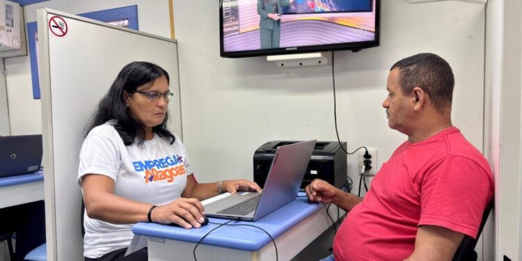 Procurando emprego? Sine Alagoas divulga mais de 2 mil vagas nesta semana
