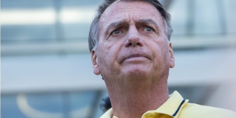 Moraes autoriza Bolsonaro a deixar prisão domiciliar para cirurgia em hospital de Brasília