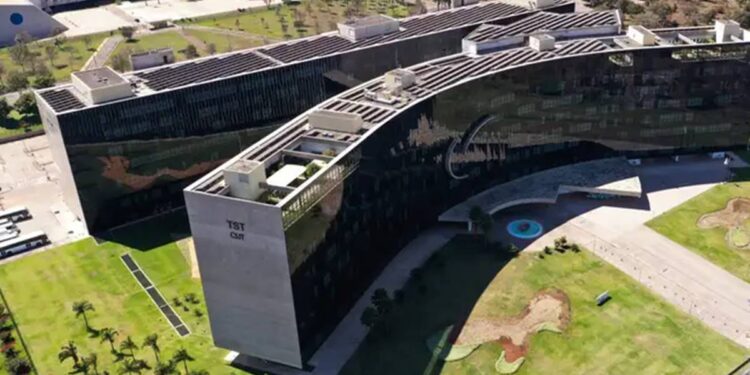 TST tem contrato de R$ 8,6 milhões para “faz-tudo VIP” de ministros