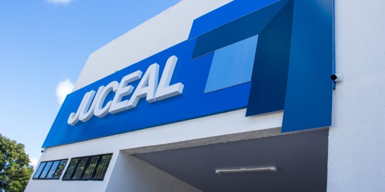 Em oito meses, constituições empresariais crescem e Alagoas abre mais de 31 mil empresas