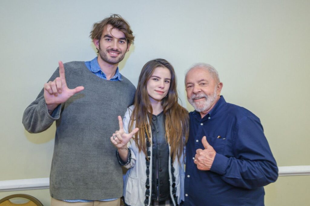 ‘Se tem Trump, vai ter Lula também’, diz cantora Giulia Be sobre festa de casamento com herdeiro dos Kennedy