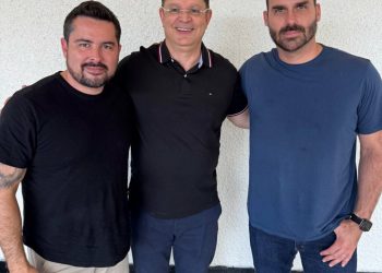 Nos EUA, líder do PL na Câmara se encontra com Eduardo e Figueiredo