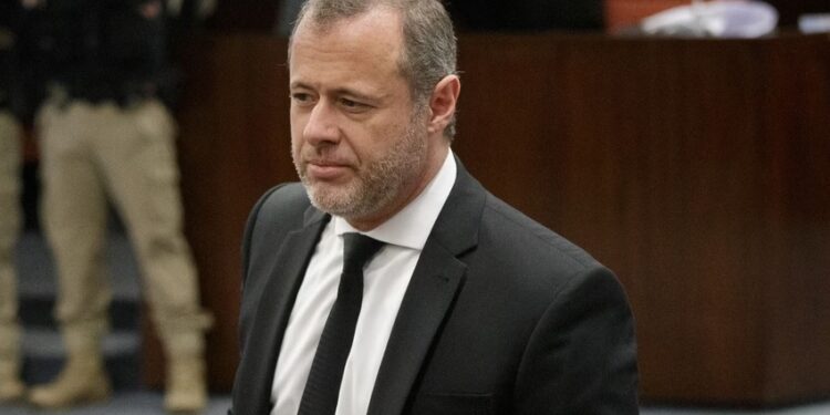 Advogado de Bolsonaro deixa STF após condenação do ex-presidente