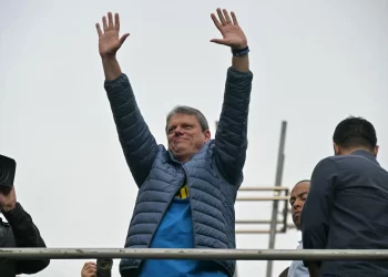 Ataques ao STF reforçam expectativas de que Tarcísio tentará reeleição, dizem aliados