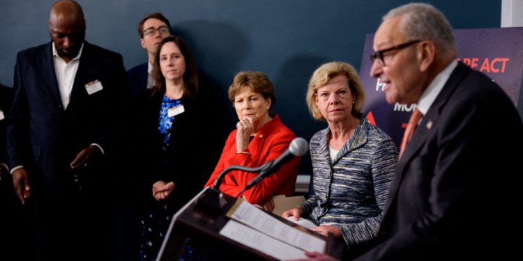 EUA: senadores apresentam projeto para derrubar tarifaço contra Brasil