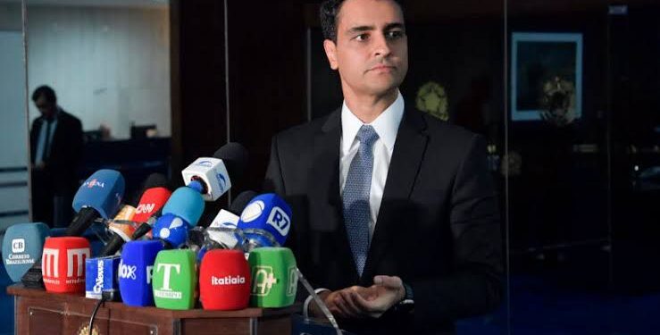 JHC confia no ‘poder das redes’ e mantém silêncio sobre futuro
