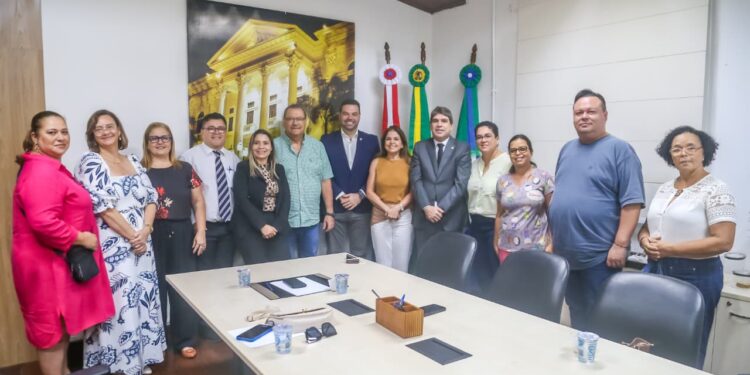 Câmara promulga lei que unifica matrícula dos professores da rede municipal de Maceió