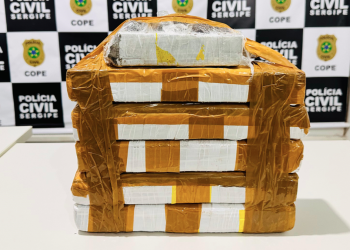 Mulher é presa em Aracaju suspeita de levar drogas para Alagoas