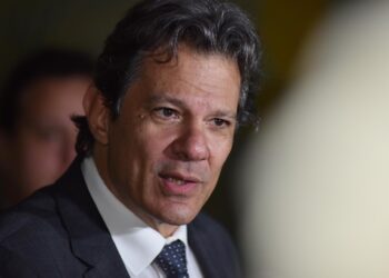 Governo não consegue cortar gastos sem passar pelo Congresso, diz Haddad